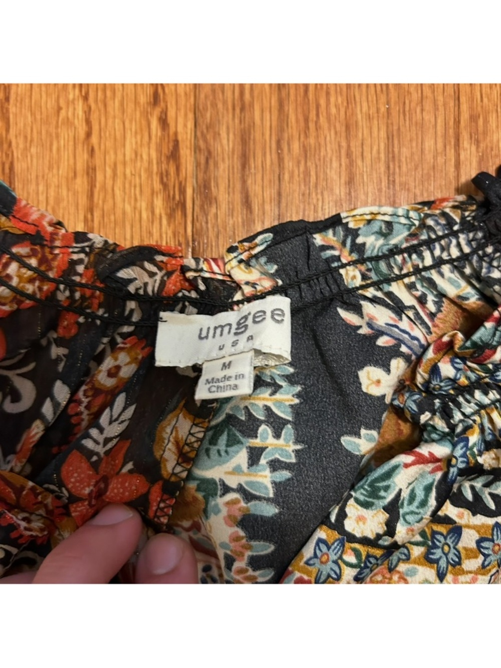 Paisley Boho Blouse Multicolor Stretch Top Size L Soft Knit - Picture 6 of 8